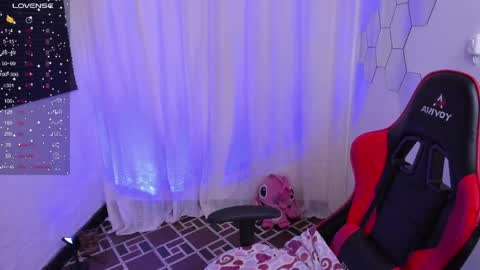Snapshot of sarah_t_ chatting on May 14, 2026, 8:48 pm Sarah online show from May 14, 2026, 8:48 pm