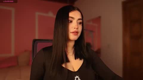 Snapshot of sarah_volkov chatting on January 31, 2025, 4:47 am online show from January 31, 2025, 4:47 am