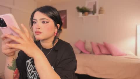 Snapshot of sarah_volkov chatting on October 28, 2025, 5:11 am online show from October 28, 2025, 5:11 am