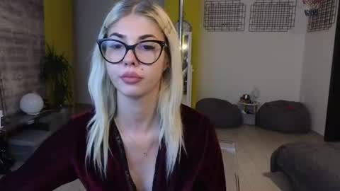 Snapshot of sarahcamsx chatting on June 17, 2026, 7:48 pm sarahcamsx online show from June 17, 2026, 7:48 pm