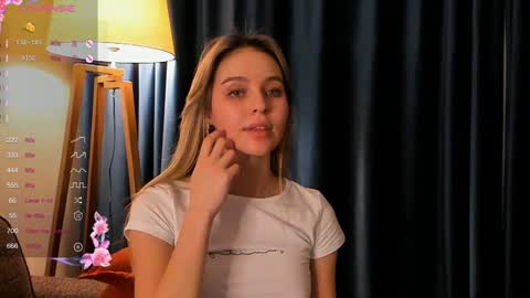 Snapshot of sarahcarrter chatting on December 11, 2024, 7:57 pm Sarah online show from December 11, 2024, 7:57 pm