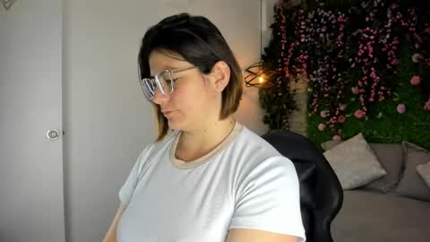 Sarah Deyvis online show from January 12, 2026, 2:22 pm