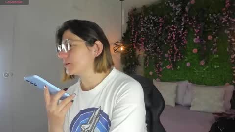 Sarah Deyvis online show from January 19, 2026, 1:15 pm