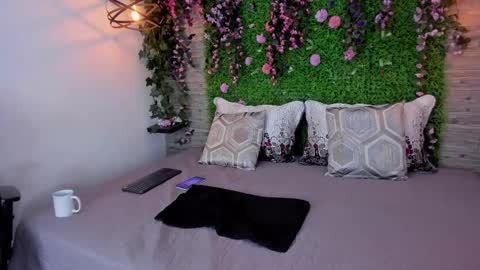 Sarah Deyvis online show from March 7, 2026, 5:21 pm