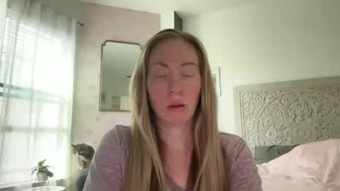 Snapshot of sarahgiroux86 chatting on April 11, 2026, 4:44 pm Sarah online show from April 11, 2026, 4:44 pm