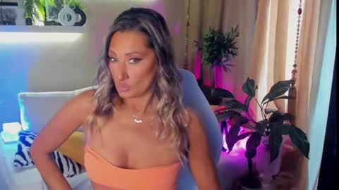 Divine Sarah NONUDE model online show from June 26, 2026, 7:24 am