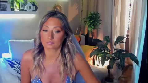 Divine Sarah NONUDE model online show from July 5, 2026, 2:13 pm