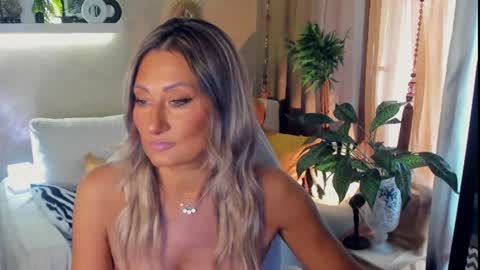 Divine Sarah NONUDE model online show from July 13, 2026, 8:06 am