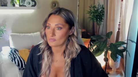 Divine Sarah NONUDE model online show from August 2, 2026, 2:26 pm
