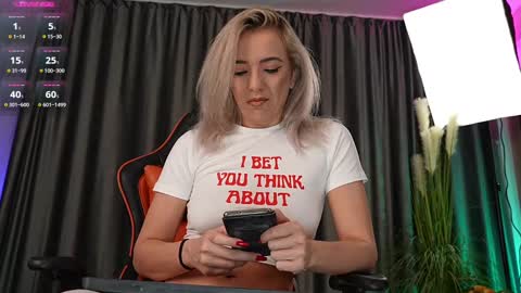 Sarahjadore online show from February 22, 2025, 7:47 pm