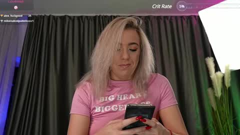 Sarahjadore online show from March 11, 2025, 7:47 pm