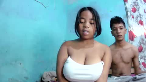 sarahjonee online show from May 4, 2026, 6:42 am