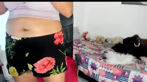 Snapshot of sarahlovexxv chatting on December 22, 2025, 5:10 pm Sarah online show from December 22, 2025, 5:10 pm