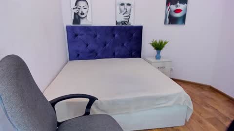 Snapshot of sarahmils chatting on December 30, 2024, 12:52 pm Sarah online show from December 30, 2024, 12:52 pm