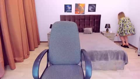 Snapshot of sarahmils chatting on January 3, 2025, 3:12 pm Sarah online show from January 3, 2025, 3:12 pm