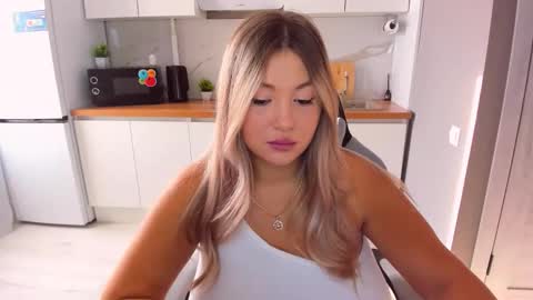 Snapshot of sarahmils chatting on September 16, 2025, 1:12 pm Sarah online show from September 16, 2025, 1:12 pm