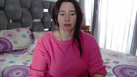 Snapshot of sarahott_1 chatting on May 19, 2026, 3:29 pm Lia online show from May 19, 2026, 3:29 pm
