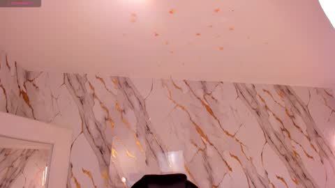 Sarah Rhodes online show from October 18, 2025, 11:44 am