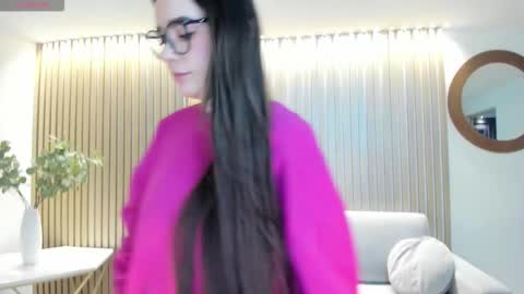 Sarah Rhodes online show from February 18, 2026, 12:34 pm