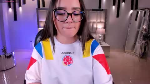 Snapshot of sarahrhodes_ chatting on July 7, 2026, 11:47 am Sarah Rhodes online show from July 7, 2026, 11:47 am