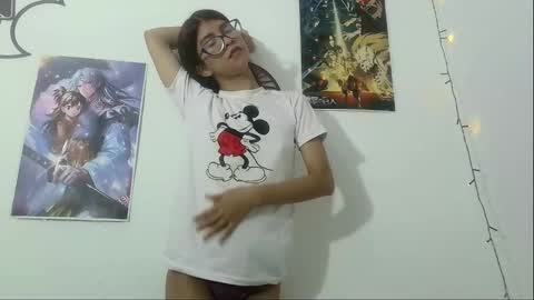 Snapshot of sarahsmitt chatting on February 6, 2025, 7:18 pm Sarah online show from February 6, 2025, 7:18 pm