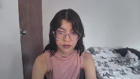 Snapshot of sarahsmitt chatting on September 17, 2025, 12:51 pm Sarah online show from September 17, 2025, 12:51 pm