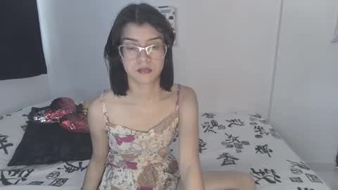 Snapshot of sarahsmitt chatting on September 23, 2025, 7:39 pm Sarah online show from September 23, 2025, 7:39 pm