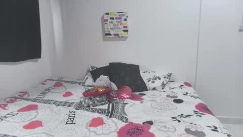 Snapshot of sarahsmitt chatting on September 25, 2025, 7:06 pm Sarah online show from September 25, 2025, 7:06 pm