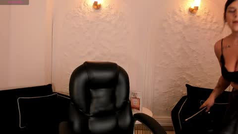 Sarah  independent model online show from May 10, 2026, 4:06 am