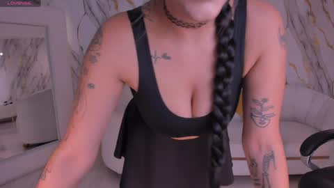 Sarah  independent model online show from May 14, 2026, 5:14 am