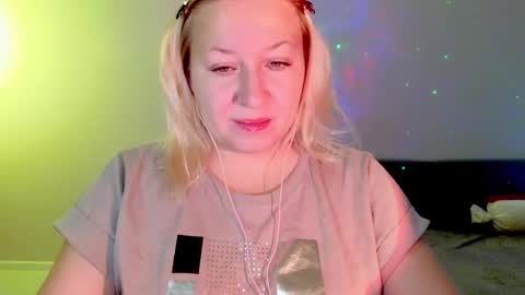 Snapshot of sarakatherin chatting on October 17, 2025, 3:53 am Sara online show from October 17, 2025, 3:53 am