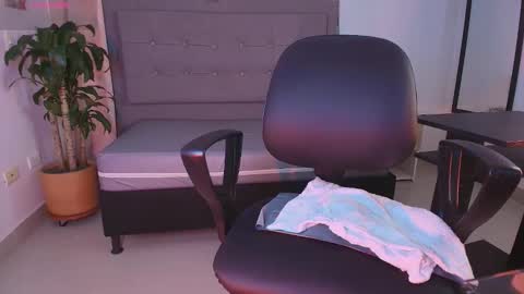 SARA online show from November 5, 2025, 12:27 pm