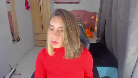 Snapshot of saralolo420 chatting on January 9, 2025, 11:56 pm sara online show from January 9, 2025, 11:56 pm