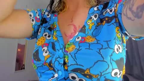 Snapshot of saralolo420 chatting on January 13, 2025, 1:02 am sara online show from January 13, 2025, 1:02 am