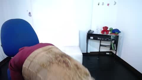 Snapshot of saralovens chatting on December 23, 2024, 5:22 pm Saraloves online show from December 23, 2024, 5:22 pm