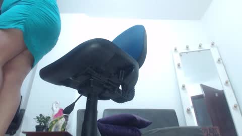 Saraloves online show from February 4, 2026, 10:43 am