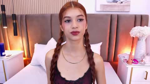 Sara Lugo  online show from April 29, 2026, 8:04 pm