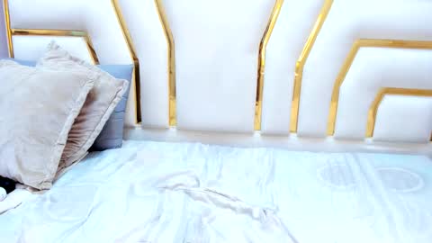   online show from September 17, 2025, 5:14 pm