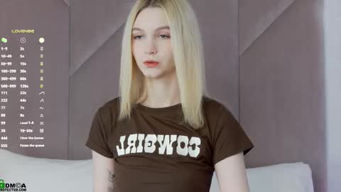 Snapshot of saramist chatting on October 15, 2025, 1:39 am saramist online show from October 15, 2025, 1:39 am