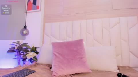 Snapshot of saramonroe1 chatting on February 3, 2025, 10:21 pm Sara online show from February 3, 2025, 10:21 pm