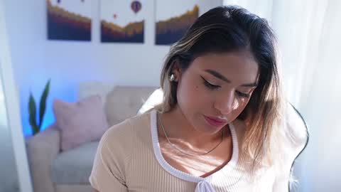 Snapshot of saraparisi_ chatting on December 10, 2024, 9:22 pm Sara online show from December 10, 2024, 9:22 pm