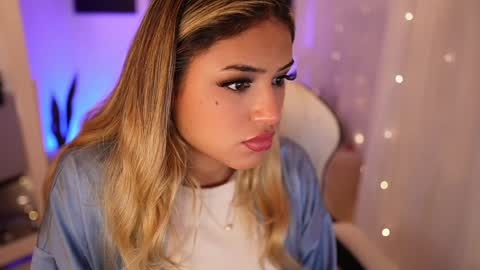 Snapshot of saraparisi_ chatting on January 9, 2025, 12:14 am Sara online show from January 9, 2025, 12:14 am