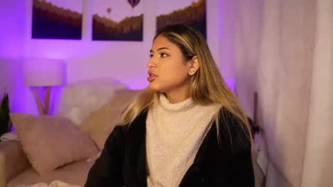 Snapshot of saraparisi_ chatting on February 19, 2025, 2:01 am Sara online show from February 19, 2025, 2:01 am