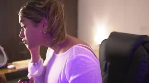 Snapshot of saraparisi_ chatting on September 24, 2025, 11:41 pm Sara online show from September 24, 2025, 11:41 pm