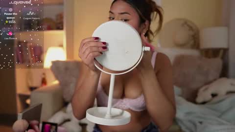 Snapshot of saraparisi_ chatting on November 10, 2025, 11:04 pm Sara online show from November 10, 2025, 11:04 pm