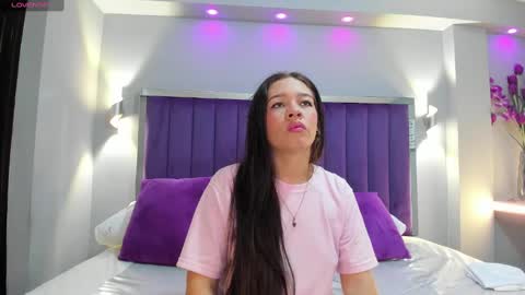 Sara   online show from September 18, 2025, 10:34 pm