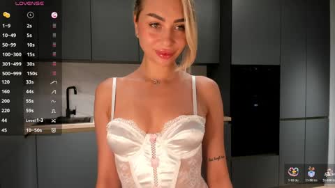 Snapshot of sarashineee chatting on June 5, 2026, 1:56 am Sara online show from June 5, 2026, 1:56 am