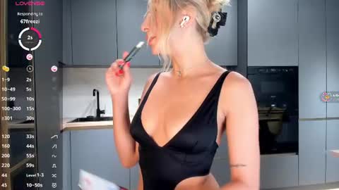 Snapshot of sarashineee chatting on June 24, 2026, 1:59 am Sara online show from June 24, 2026, 1:59 am
