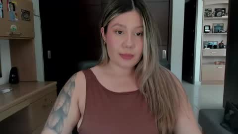 Snapshot of sarasmith19 chatting on February 12, 2025, 7:56 pm Sara sarasmithfun by instagram online show from February 12, 2025, 7:56 pm