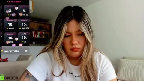 Snapshot of sarasmith19 chatting on February 26, 2025, 9:27 pm Sara sarasmithfun by instagram online show from February 26, 2025, 9:27 pm